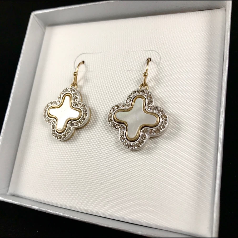 ✅🆕❤️Mother of pearl and crystal earrings